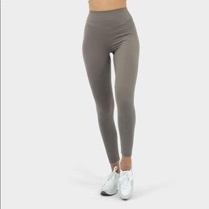 Balance Athletica Ascend legging pant